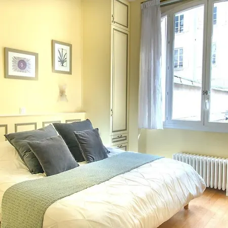 La Lumiere Eiffel Walk To Tower Apartment