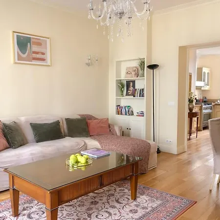 La Lumiere Eiffel Walk To Tower Apartment