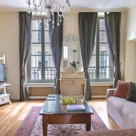 La Lumiere Eiffel Walk To Tower Apartment *