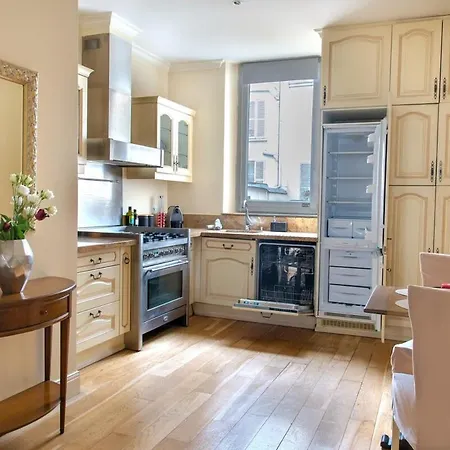 Apartment La Lumiere Eiffel Walk To Tower Paris