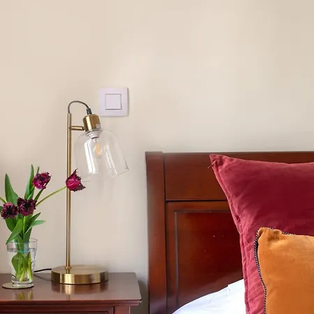 La Lumiere Eiffel Walk To Tower *