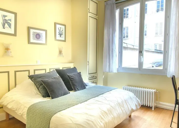 La Lumiere Eiffel Walk To Tower Apartment